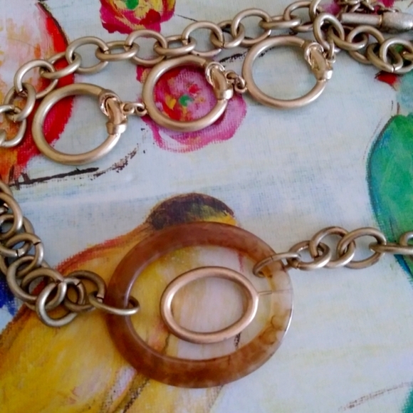 JNY Link Style Resin Necklace - Picture 4 of 9